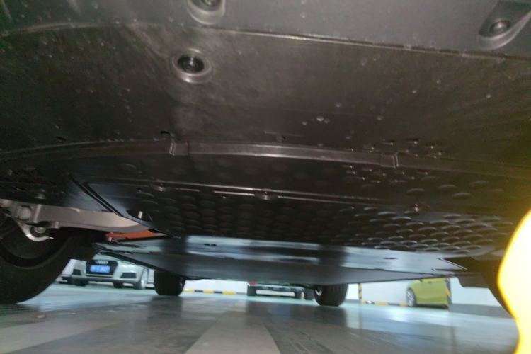 Used Xiaomi Auto YU7 2025 Ultra-Long Range Rear-Wheel Drive Version Chassis Rear