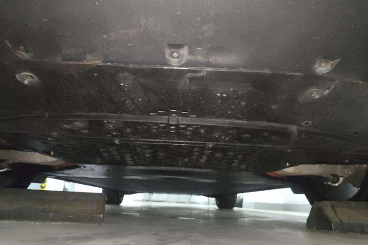 Used Xiaomi Auto YU7 2025 Ultra-Long Range High-Performance All-Wheel-Drive Max Edition Chassis Rear