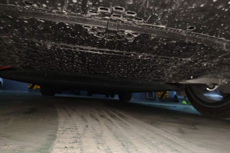 Used Xiaomi Auto YU7 2025 Ultra-Long Range High-Performance All-Wheel-Drive Max Edition Chassis Rear