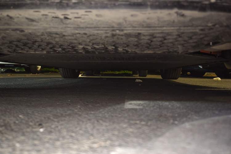 Used Xiaomi Auto YU7 2025 Ultra-Long Range High-Performance All-Wheel-Drive Max Edition Chassis Rear