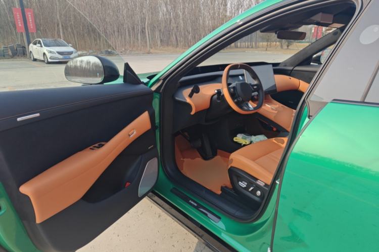Used Xiaomi Auto YU7 2025 Ultra-Long Range High-Performance All-Wheel-Drive Max Edition Driver Seat