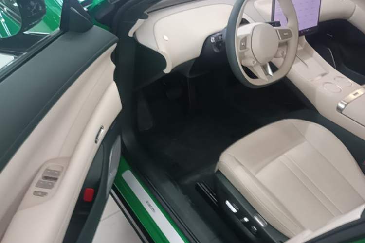 Used Xiaomi Auto YU7 2025 Ultra-Long Range All-Wheel Drive Pro Version Driver Seat