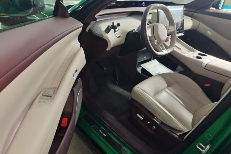Used Xiaomi Auto YU7 2025 Ultra-Long Range High-Performance All-Wheel-Drive Max Edition Driver Seat