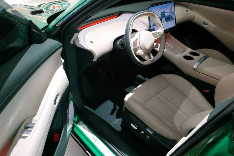 Used Xiaomi Auto YU7 2025 Ultra-Long Range Rear-Wheel Drive Version Driver Seat