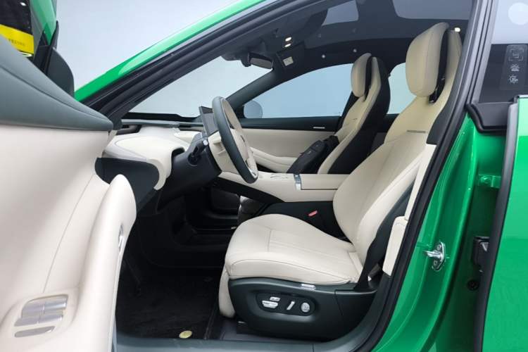 Used Xiaomi Auto YU7 2025 Ultra-Long Range All-Wheel Drive Pro Version Driver Seat