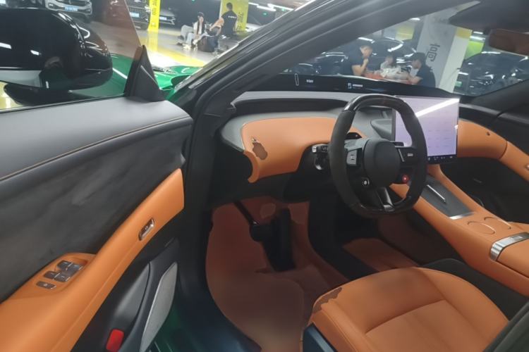 Used Xiaomi Auto YU7 2025 Ultra-Long Range High-Performance All-Wheel-Drive Max Edition Driver Seat