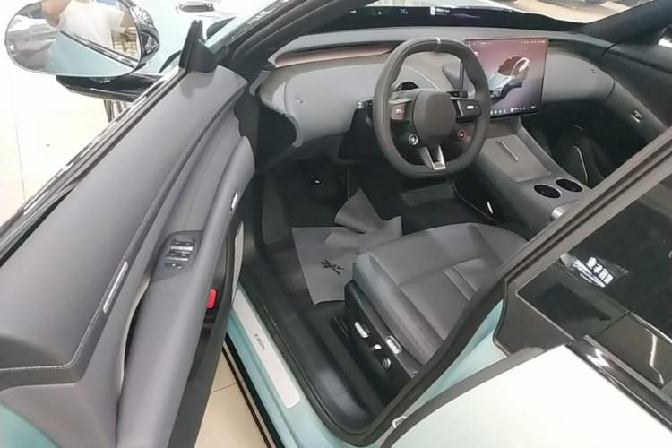 Used Xiaomi Auto YU7 2025 Ultra-Long Range Rear-Wheel Drive Version Driver Seat