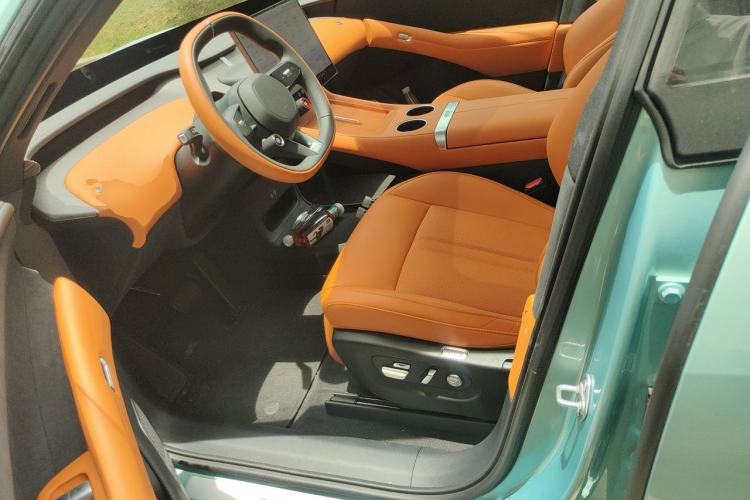 Used Xiaomi Auto YU7 2025 Ultra-Long Range Rear-Wheel Drive Version Driver Seat
