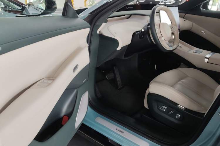 Used Xiaomi Auto YU7 2025 Ultra-Long Range High-Performance All-Wheel-Drive Max Edition Driver Seat