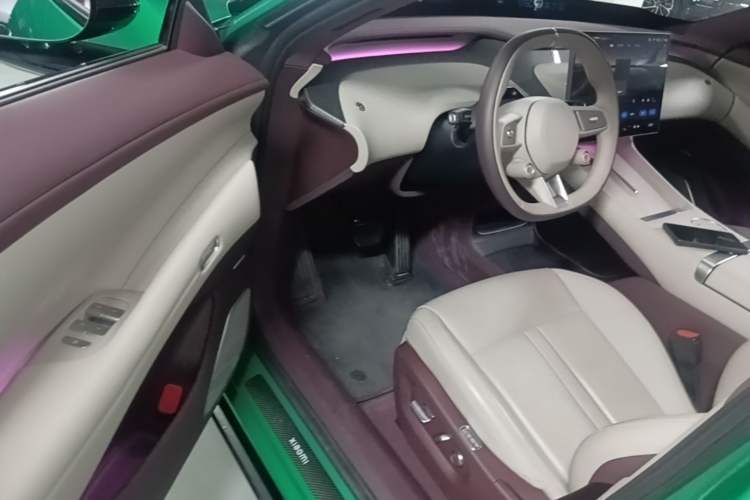 Used Xiaomi Auto YU7 2025 Ultra-Long Range High-Performance All-Wheel-Drive Max Edition Driver Seat