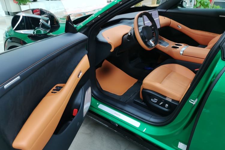 Used Xiaomi Auto YU7 2025 Ultra-Long Range All-Wheel Drive Pro Version Driver Seat