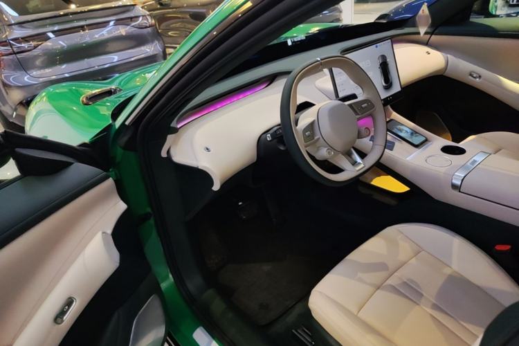 Used Xiaomi Auto YU7 2025 Ultra-Long Range Rear-Wheel Drive Version Driver Seat