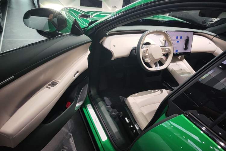 Used Xiaomi Auto YU7 2025 Ultra-Long Range High-Performance All-Wheel-Drive Max Edition Driver Seat