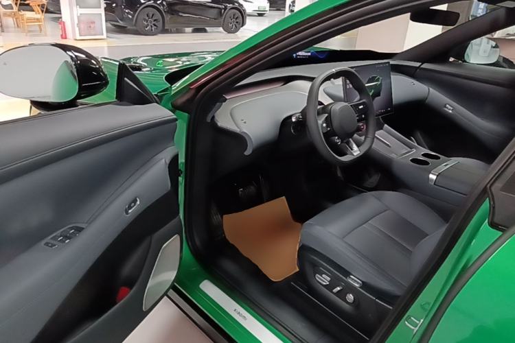 Used Xiaomi Auto YU7 2025 Ultra-Long Range Rear-Wheel Drive Version Driver Seat