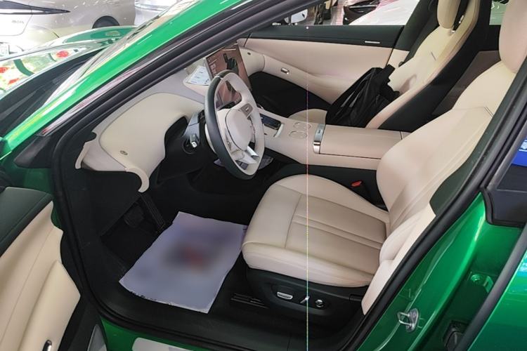 Used Xiaomi Auto YU7 2025 Ultra-Long Range Rear-Wheel Drive Version Driver Seat