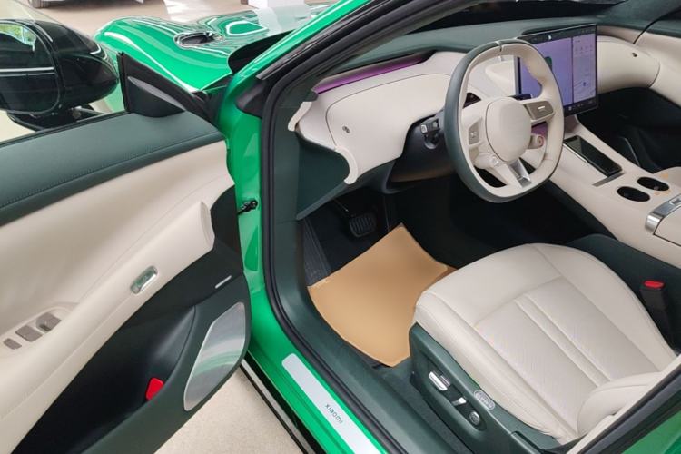 Used Xiaomi Auto YU7 2025 Ultra-Long Range High-Performance All-Wheel-Drive Max Edition Driver Seat