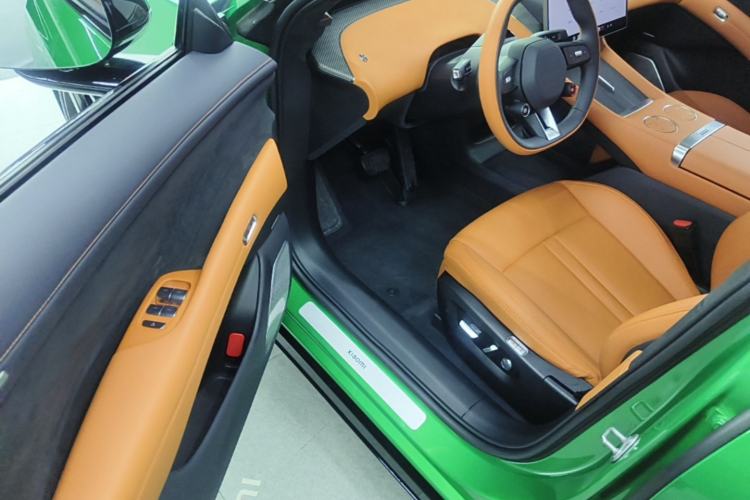 Used Xiaomi Auto YU7 2025 Ultra-Long Range High-Performance All-Wheel-Drive Max Edition Driver Seat