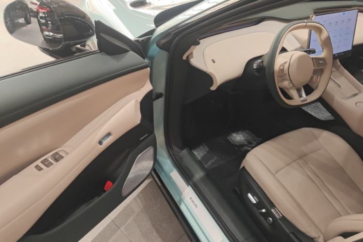 Used Xiaomi Auto YU7 2025 Ultra-Long Range High-Performance All-Wheel-Drive Max Edition Driver Seat