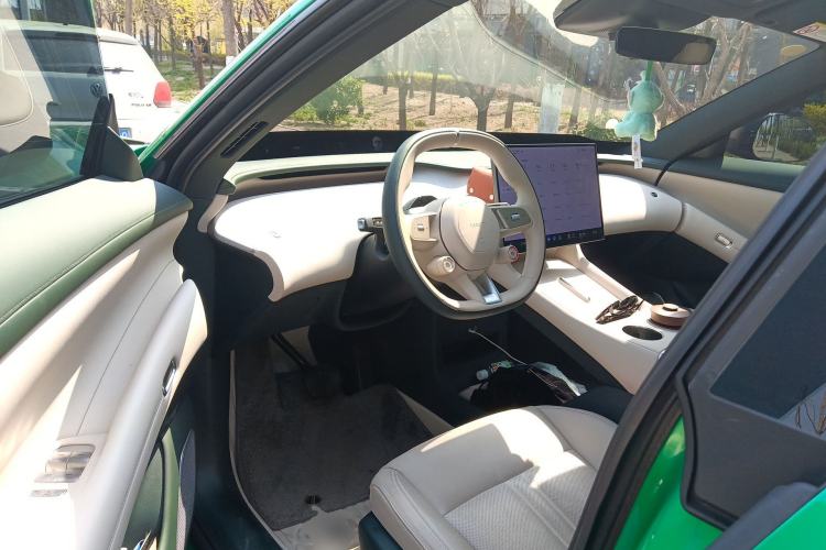 Used Xiaomi Auto YU7 2025 Ultra-Long Range Rear-Wheel Drive Version Driver Seat