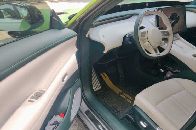 Used Xiaomi Auto YU7 2025 Ultra-Long Range High-Performance All-Wheel-Drive Max Edition Driver Seat