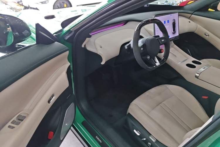 Used Xiaomi Auto YU7 2025 Ultra-Long Range High-Performance All-Wheel-Drive Max Edition Driver Seat