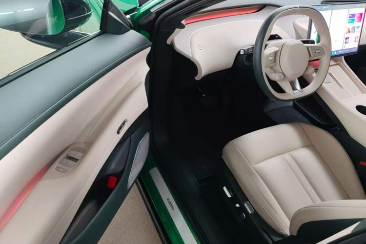 Used Xiaomi Auto YU7 2025 Ultra-Long Range All-Wheel Drive Pro Version Driver Seat