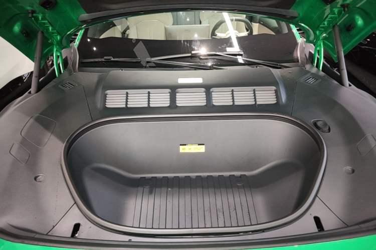 Used Xiaomi Auto YU7 2025 Ultra-Long Range High-Performance All-Wheel-Drive Max Edition Engine Bay