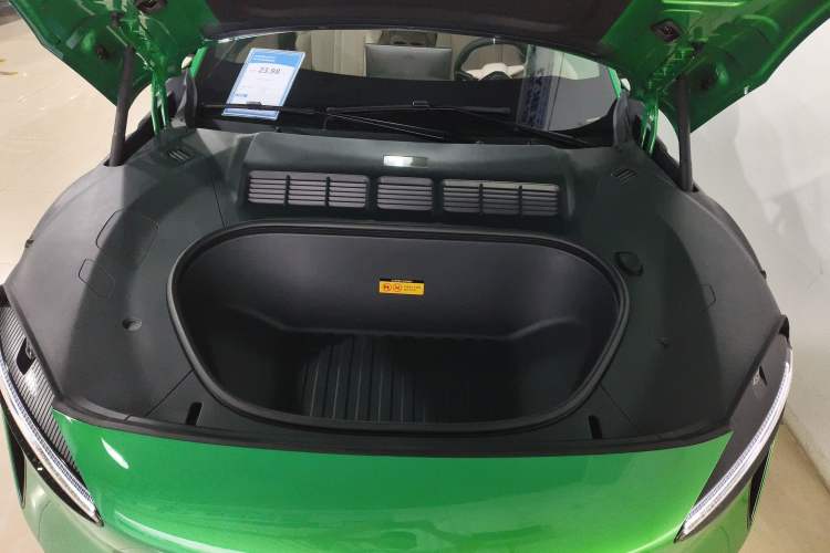 Used Xiaomi Auto YU7 2025 Ultra-Long Range Rear-Wheel Drive Version Engine Bay