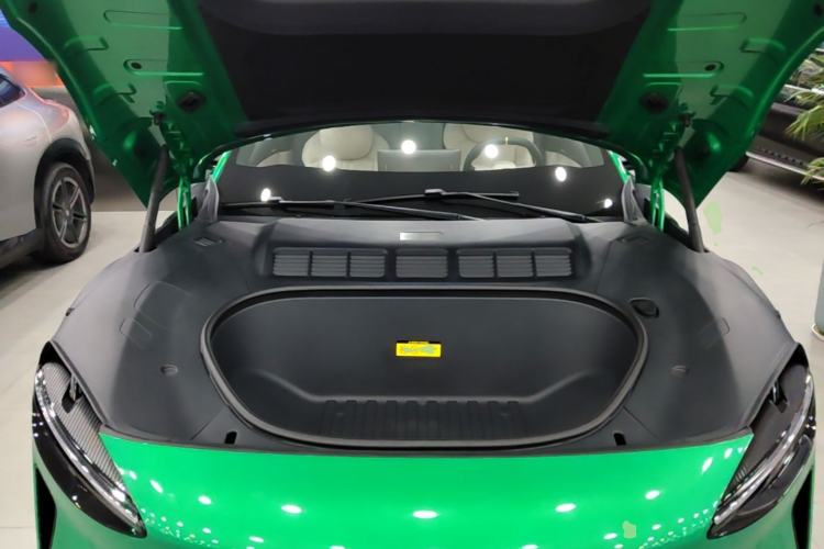 Used Xiaomi Auto YU7 2025 Ultra-Long Range High-Performance All-Wheel-Drive Max Edition Engine Bay