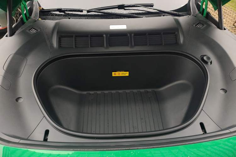 Used Xiaomi Auto YU7 2025 Ultra-Long Range High-Performance All-Wheel-Drive Max Edition Engine Bay