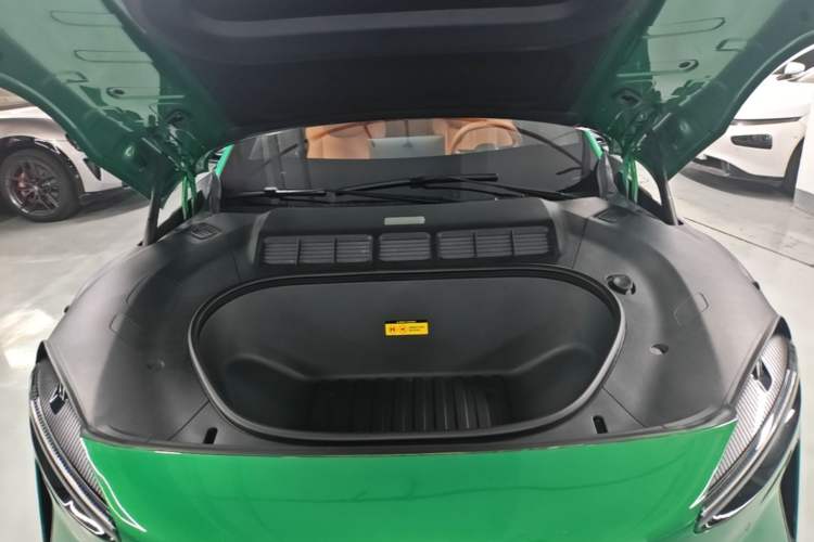 Used Xiaomi Auto YU7 2025 Ultra-Long Range High-Performance All-Wheel-Drive Max Edition Engine Bay