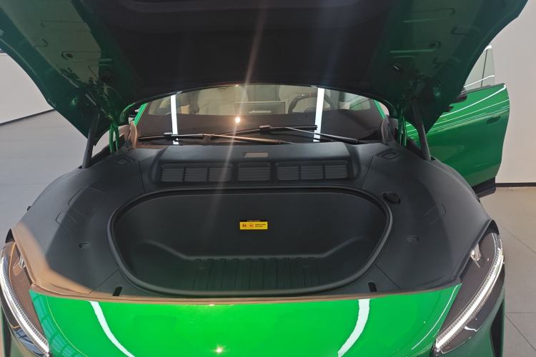 Used Xiaomi Auto YU7 2025 Ultra-Long Range High-Performance All-Wheel-Drive Max Edition Engine Bay