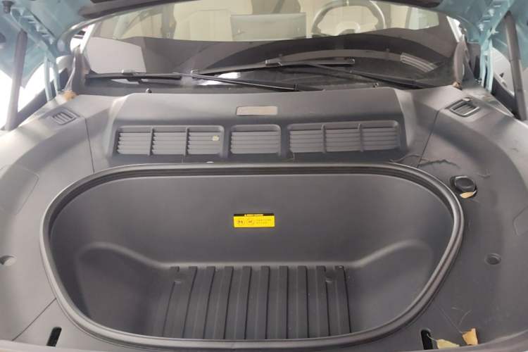 Used Xiaomi Auto YU7 2025 Ultra-Long Range High-Performance All-Wheel-Drive Max Edition Engine Bay