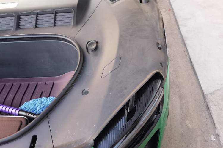 Used Xiaomi Auto YU7 2025 Ultra-Long Range High-Performance All-Wheel-Drive Max Edition Engine Bay Left
