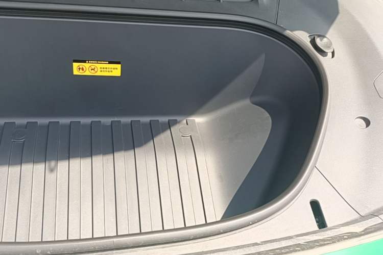 Used Xiaomi Auto YU7 2025 Ultra-Long Range High-Performance All-Wheel-Drive Max Edition Engine Bay Left
