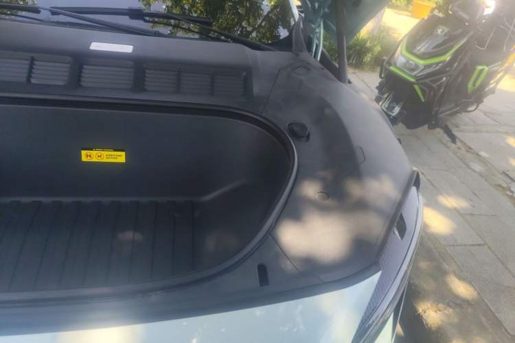 Used Xiaomi Auto YU7 2025 Ultra-Long Range Rear-Wheel Drive Version Engine Bay Left