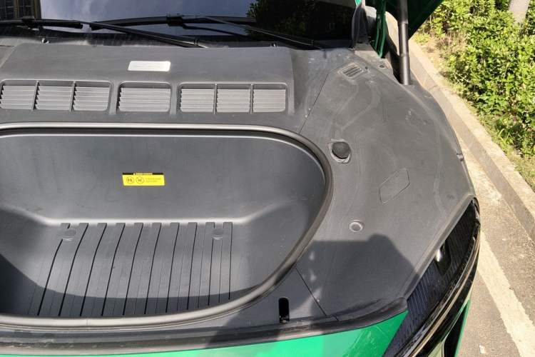 Used Xiaomi Auto YU7 2025 Ultra-Long Range High-Performance All-Wheel-Drive Max Edition Engine Bay Left