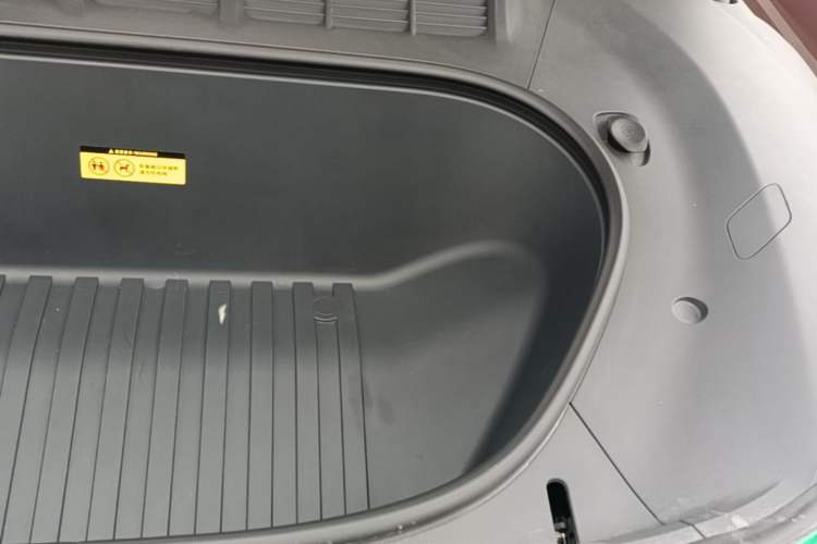 Used Xiaomi Auto YU7 2025 Ultra-Long Range High-Performance All-Wheel-Drive Max Edition Engine Bay Left