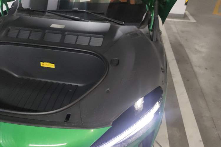Used Xiaomi Auto YU7 2025 Ultra-Long Range High-Performance All-Wheel-Drive Max Edition Engine Bay Left