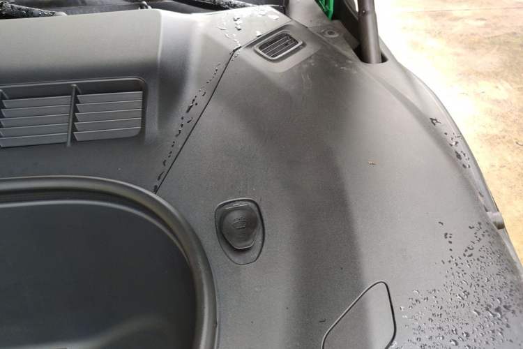 Used Xiaomi Auto YU7 2025 Ultra-Long Range High-Performance All-Wheel-Drive Max Edition Engine Bay Left