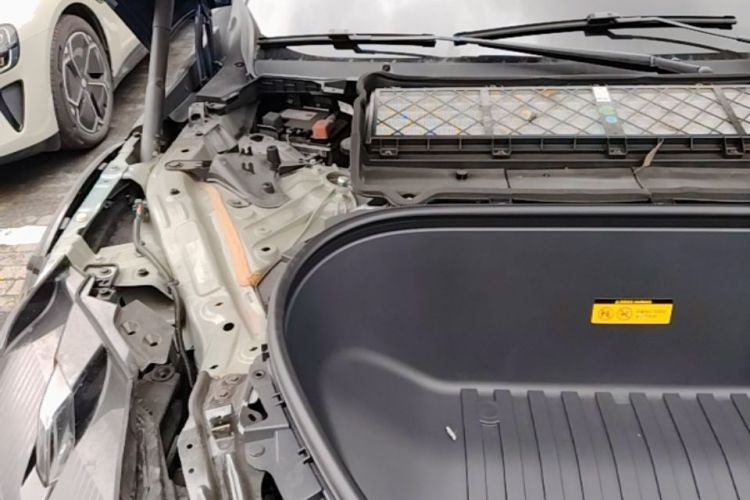 Used Xiaomi Auto YU7 2025 Ultra-Long Range High-Performance All-Wheel-Drive Max Edition Engine Bay Right