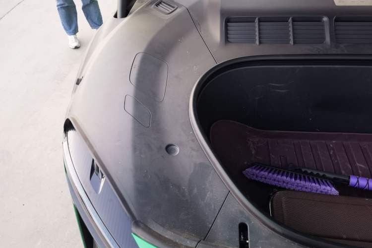 Used Xiaomi Auto YU7 2025 Ultra-Long Range High-Performance All-Wheel-Drive Max Edition Engine Bay Right