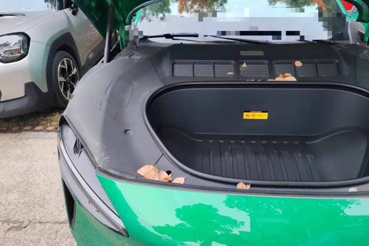 Used Xiaomi Auto YU7 2025 Ultra-Long Range High-Performance All-Wheel-Drive Max Edition Engine Bay Right