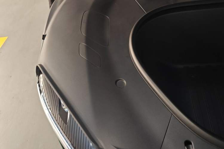 Used Xiaomi Auto YU7 2025 Ultra-Long Range High-Performance All-Wheel-Drive Max Edition Engine Bay Right