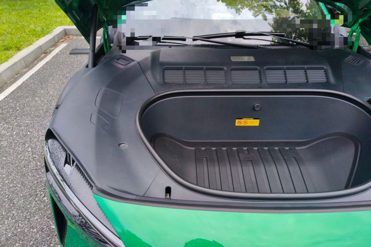 Used Xiaomi Auto YU7 2025 Ultra-Long Range High-Performance All-Wheel-Drive Max Edition Engine Bay Right