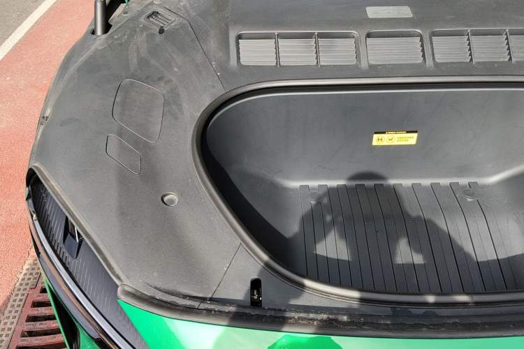 Used Xiaomi Auto YU7 2025 Ultra-Long Range High-Performance All-Wheel-Drive Max Edition Engine Bay Right