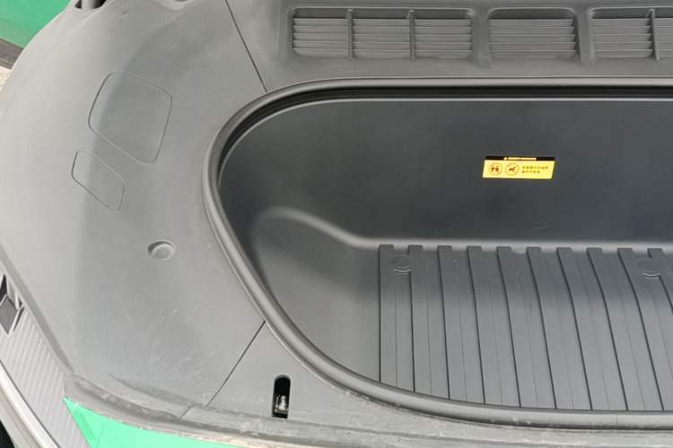 Used Xiaomi Auto YU7 2025 Ultra-Long Range High-Performance All-Wheel-Drive Max Edition Engine Bay Right