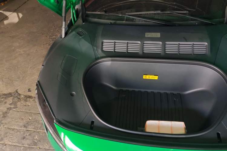 Used Xiaomi Auto YU7 2025 Ultra-Long Range High-Performance All-Wheel-Drive Max Edition Engine Bay Right