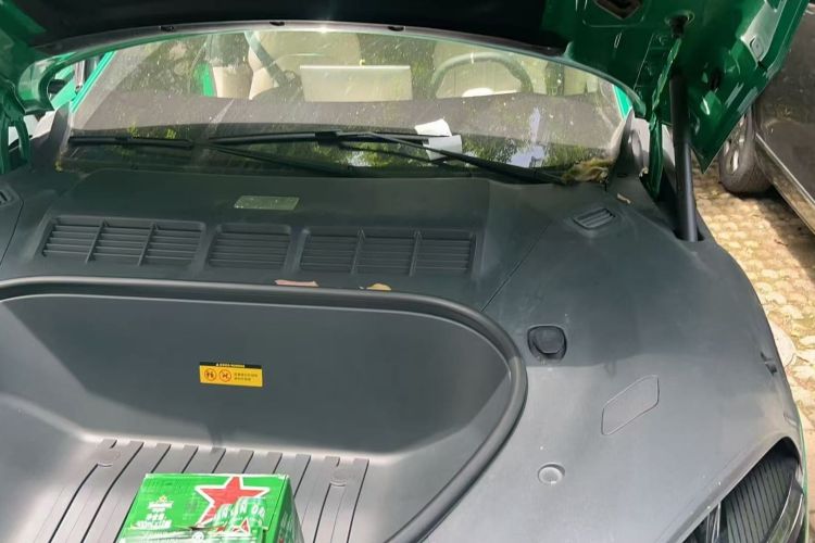 Used Xiaomi Auto YU7 2025 Ultra-Long Range Rear-Wheel Drive Version Engine Bay Right