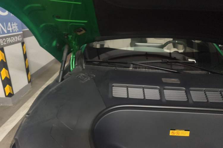 Used Xiaomi Auto YU7 2025 Ultra-Long Range Rear-Wheel Drive Version Engine Bay Right